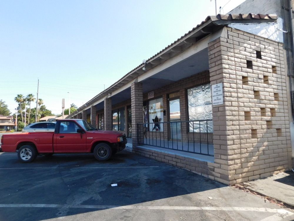 East Park Industrial : 3021 E Charleston Blvd, Las Vegas, NV 89104